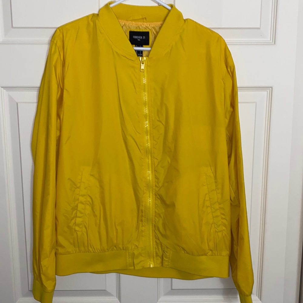 Yellow Wind Breaker / Zip Up Jacket Im Great Condition!